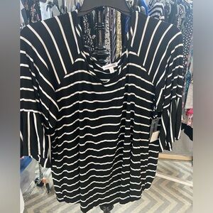 Roommates 3x nwt shirt Woman’s